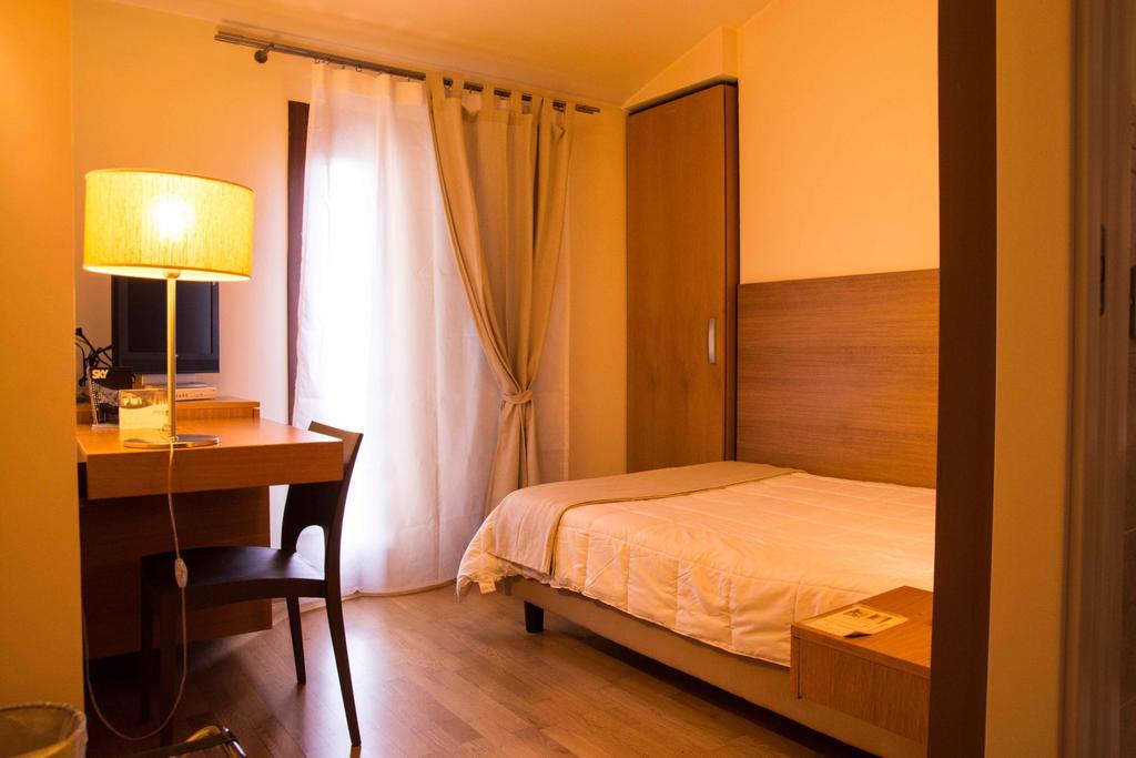 Country House Corte Del Sole Campolungo Zimmer foto